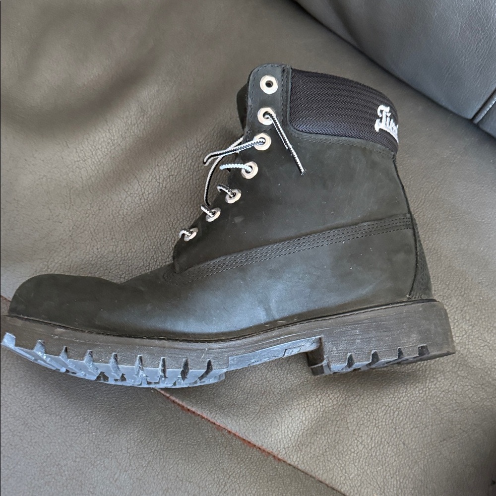 Timberland Men's Dark black with contrasting laces - Picture 5 of 7